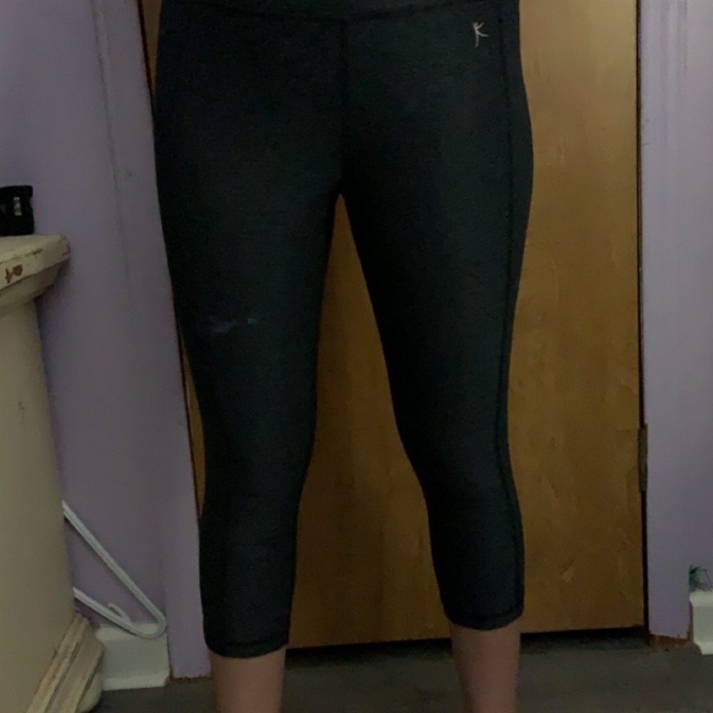Dark grey Capri leggings